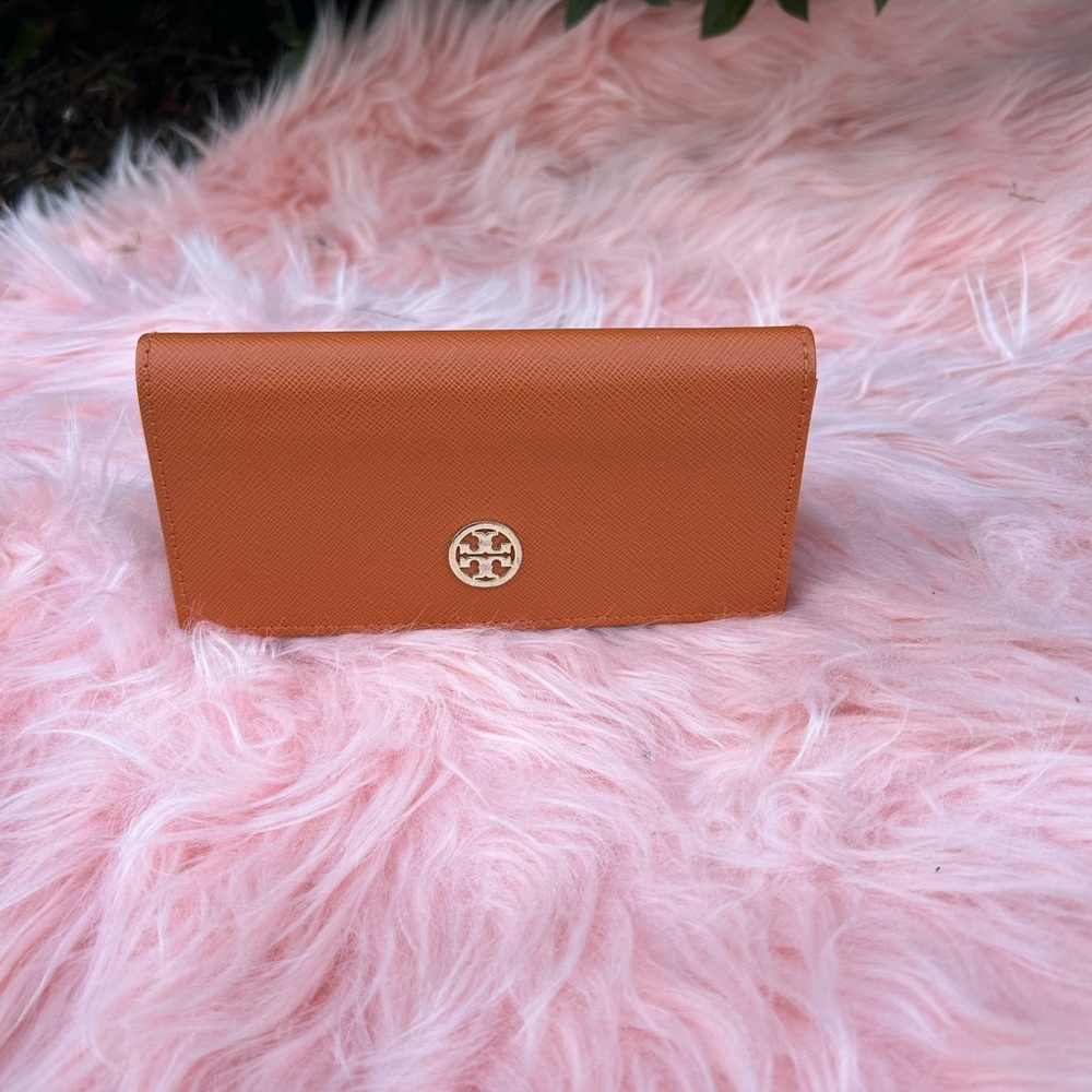 Title:
Tory Burch Prescription Glasses + Case – Authentic, Gently Used